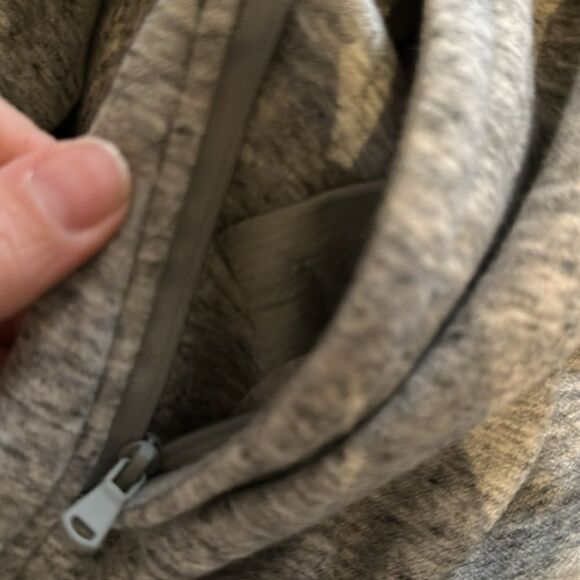 Fabletics | The Go-To Quarter Zip in Mid Grey Heather | L - Picture 6 of 6